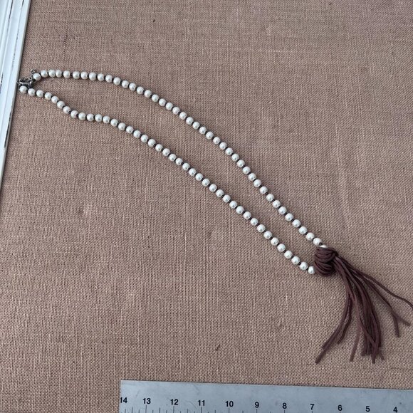Faux pearl and leather suede knot tassel long lanyard necklace - Picture 2 of 4